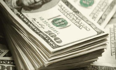 Estrangeiros investiram menos 1,5 mil milhões de dólares por trimestre 